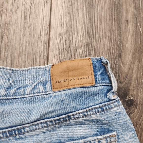 American Eagle Distressed Mom Short 0 - Picture 9 of 11